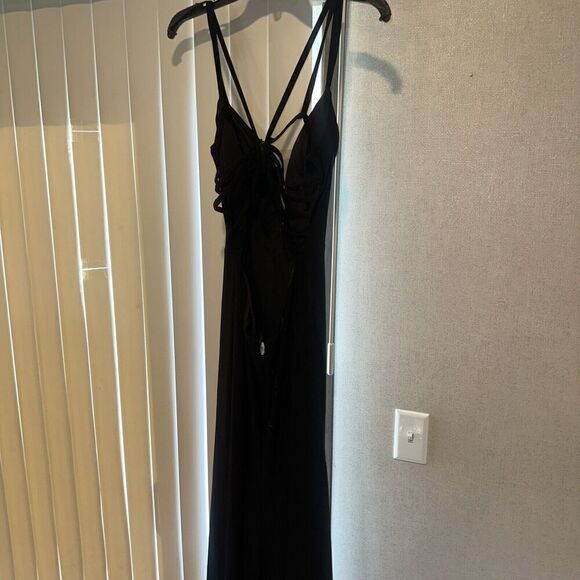 La Femme Black Spaghetti Shoulder Stretch Gown Size 6. NWOT. 14 - Picture 4 of 13